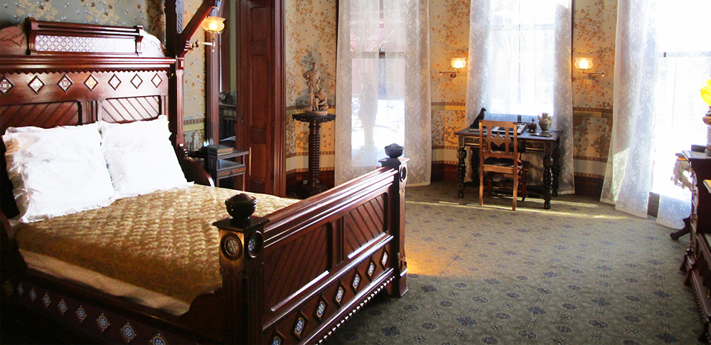 Mark Twain House and Museum, Mahogany Suite and Carriage House