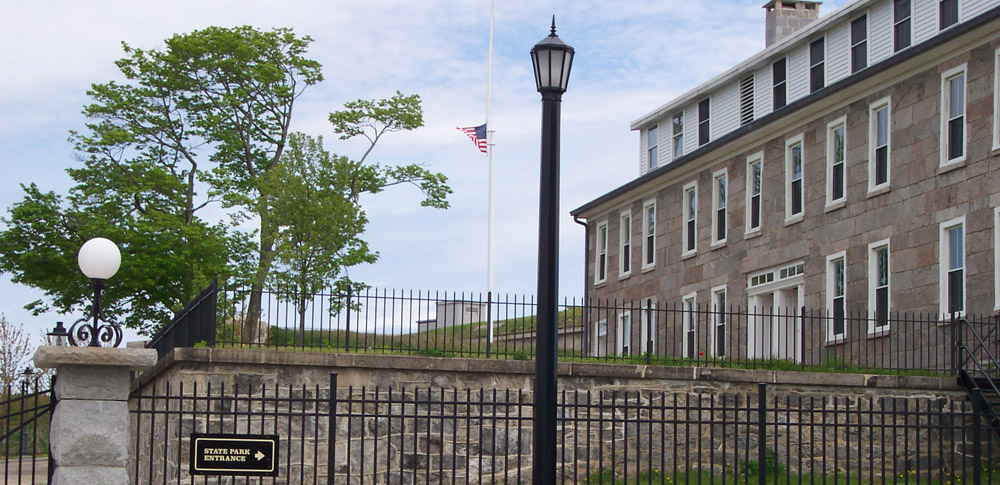 Fort Trumbull State Park and Museum